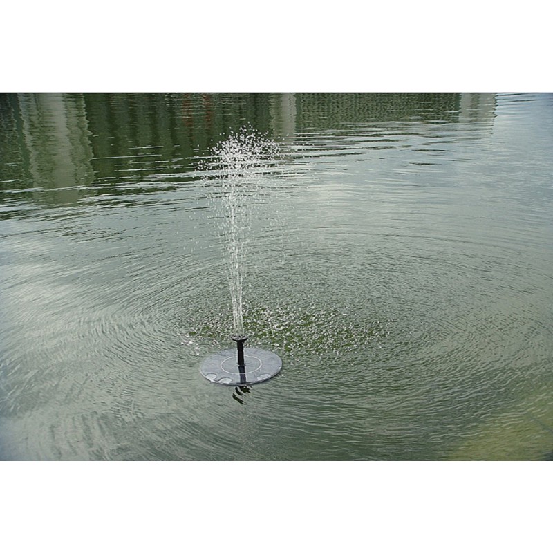 Purskkaev aeda päikesepaneelidel töötav